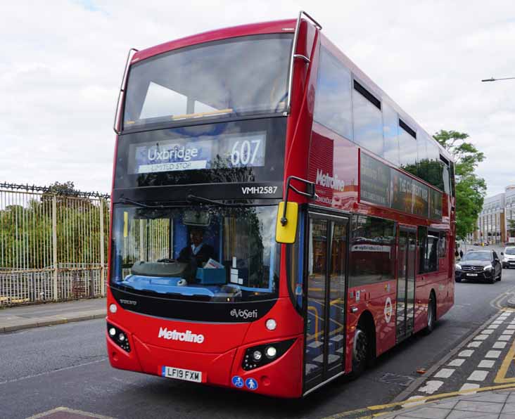 Metroline Volvo B5LH MCV EvoSeti VMH2587